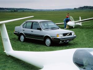 Volvo 360 Sedan 1983 года